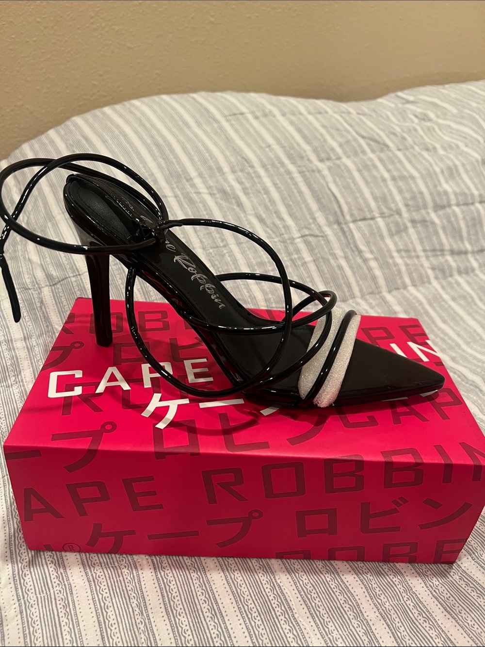 Brand new Cape Robbin strappy heels